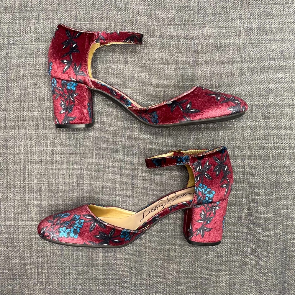 Libby Edelman Velvet Jennifer Pump - Picture 3 of 14